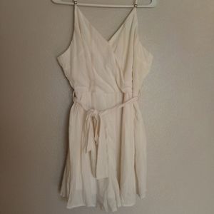 Adorable flowy romper.